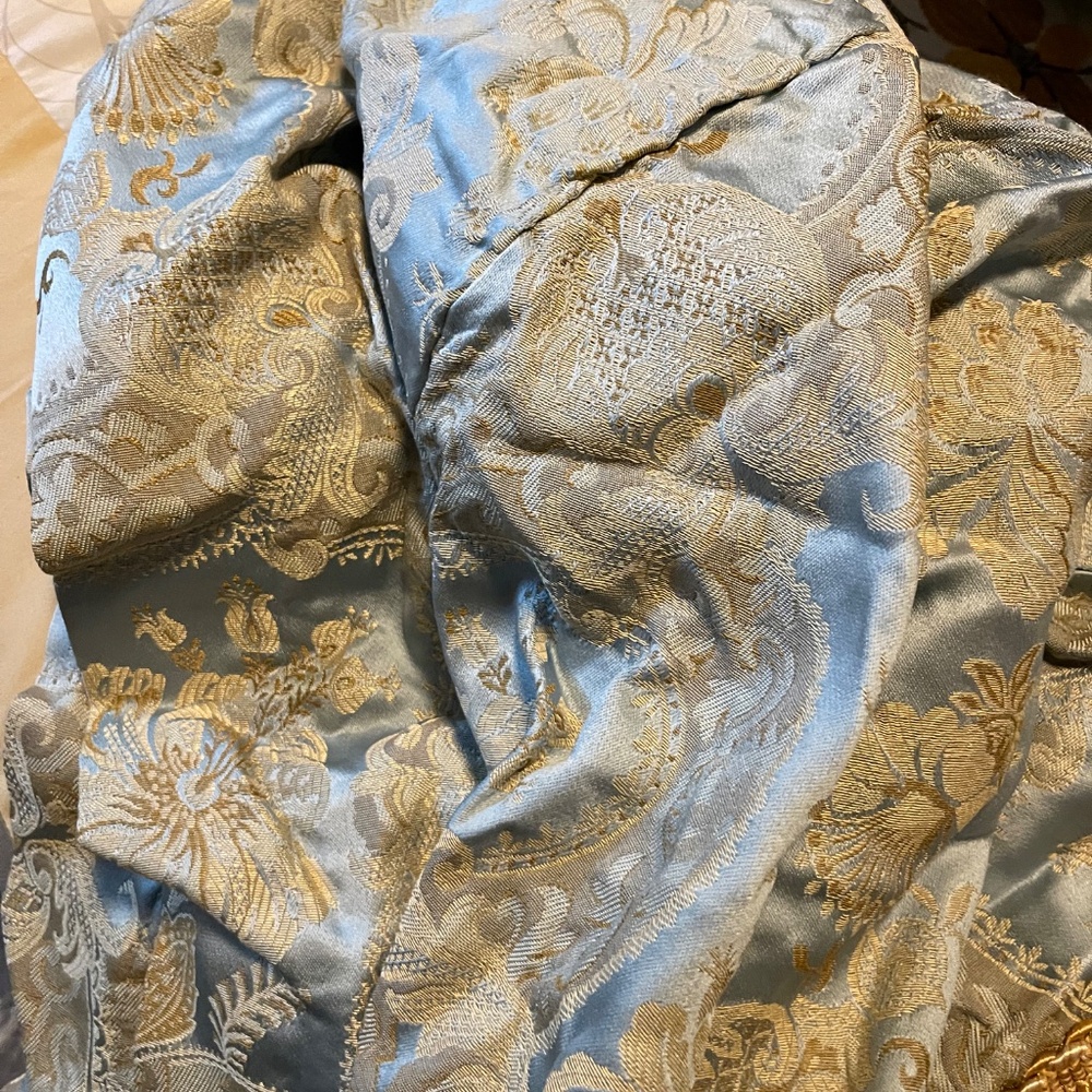 4- Croscill Napoleon Nicolette Damask Blue/Tan/ Gold Ascot Valances - Picture 2 of 5